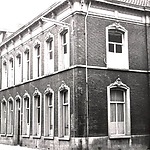 De Bibliotheek. R.K. Openbare Leeszaal, Willem II-straat 23. Vanaf 1962 kwam het hoekpand Poststraat, nr. 21 erbij, tot de verhuizing in 1972. 