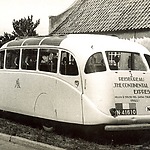 Achterzijde van autobus nr. 2 van reisbureau 'The Continental Express' Willem II-straat 38. 